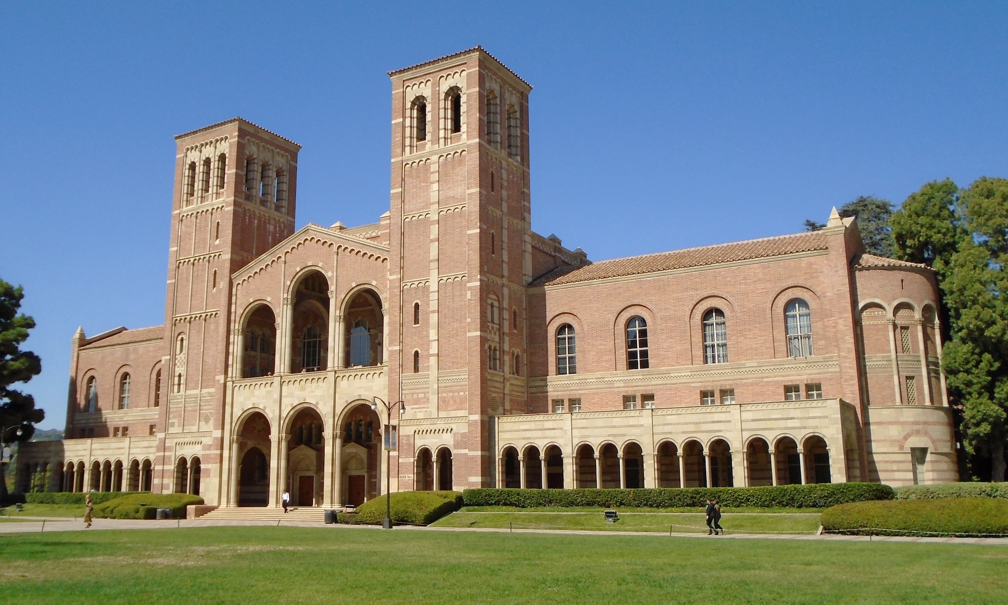 18 UCLA Essays That Worked (and Why) for 2023